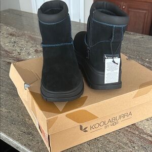 Koolaburra by Ugg Black Mini Hybrid Boots Sz 8